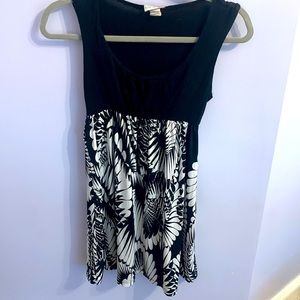 Womens medium black and white dress